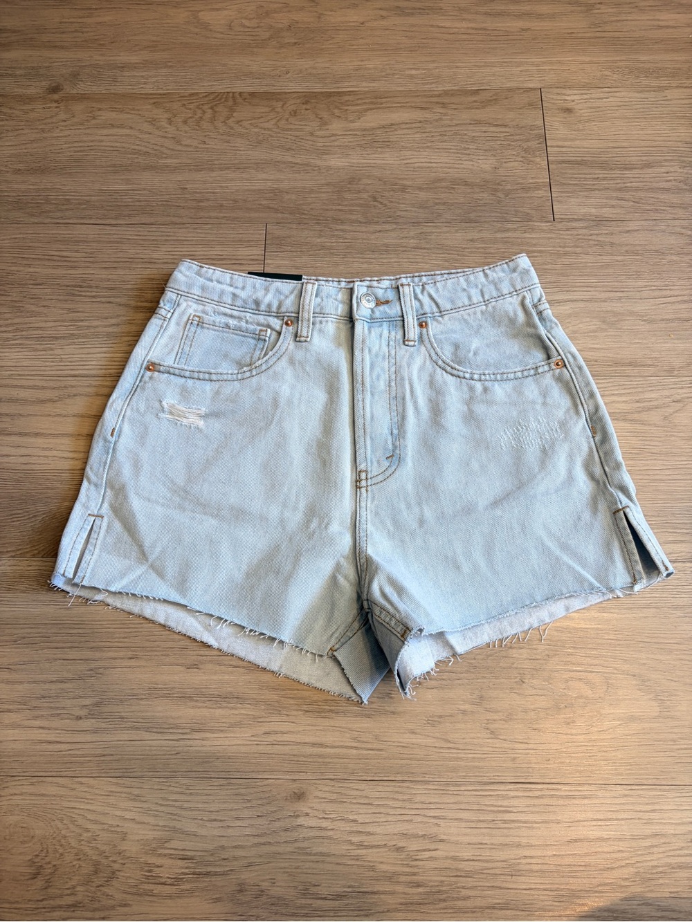 Wild Fable Super High Rise Light Wash Denim Cutoff Shorts Size 4